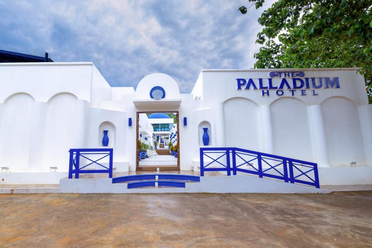 The Palladium Hotel Coron Exterior photo