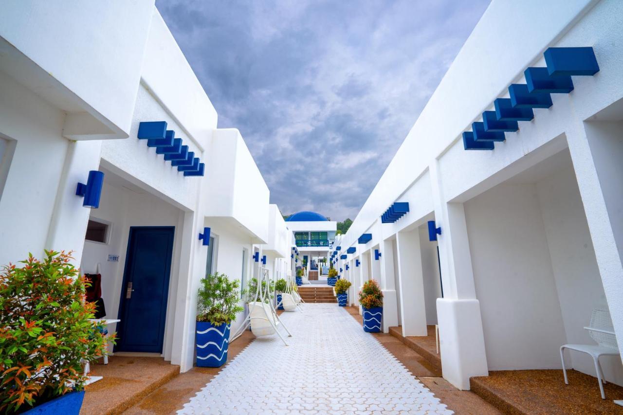 The Palladium Hotel Coron Exterior photo